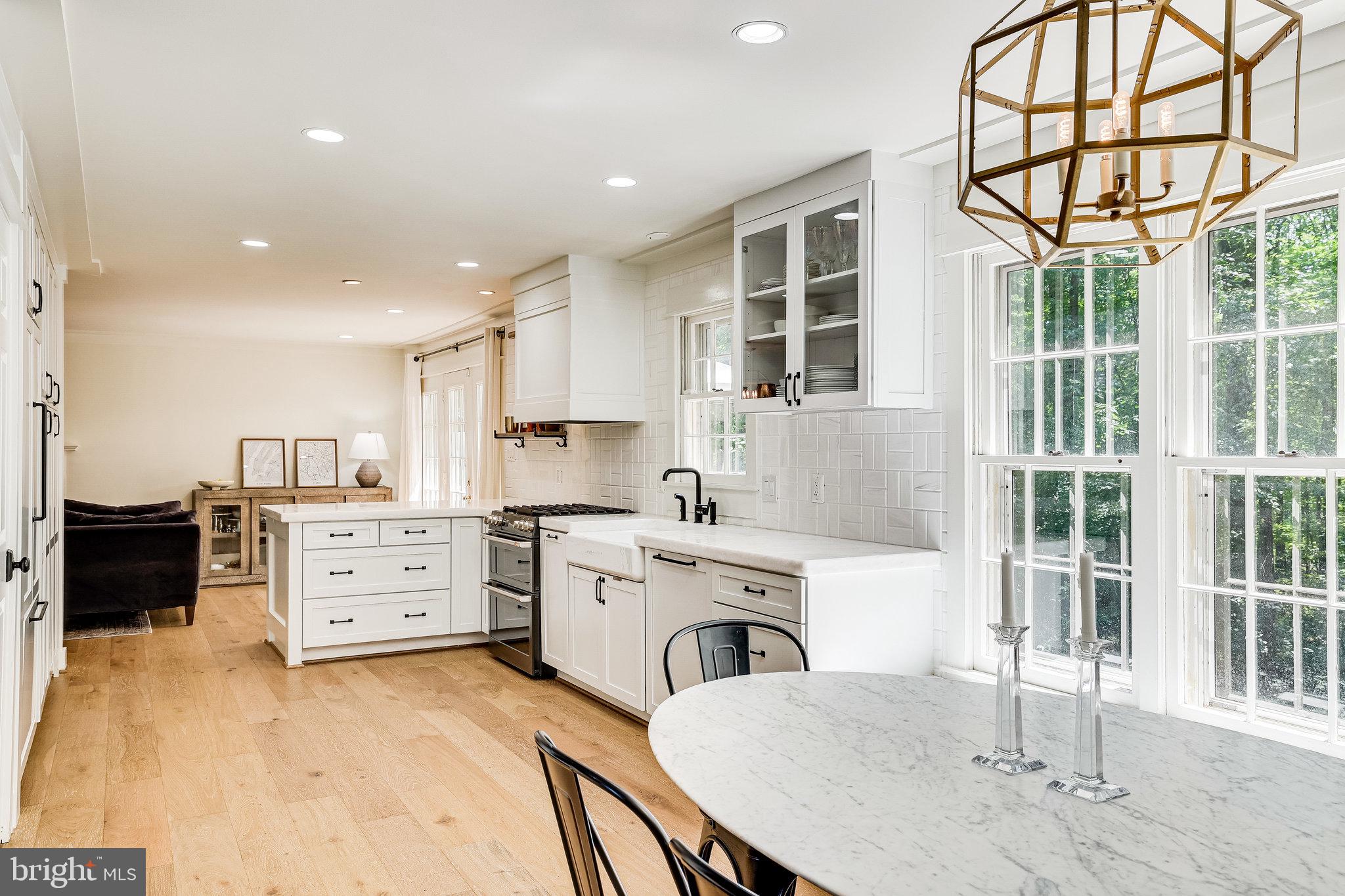 11696 Stockbridge Lane Reston, VA 20194 - Photo 23 of 76 kitchen