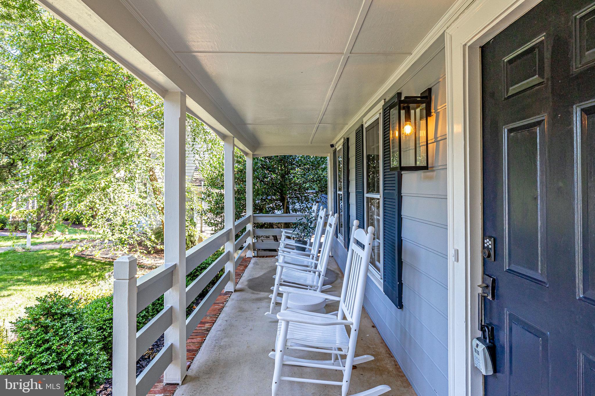 11696 Stockbridge Lane Reston, VA 20194 - Photo 4 of 76 Gallery Image 4