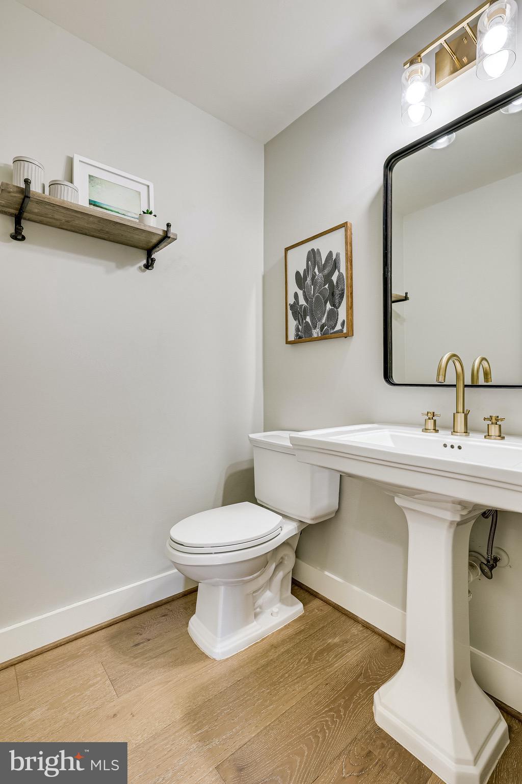 11696 Stockbridge Lane Reston, VA 20194 - Photo 34 of 76 main level half bath