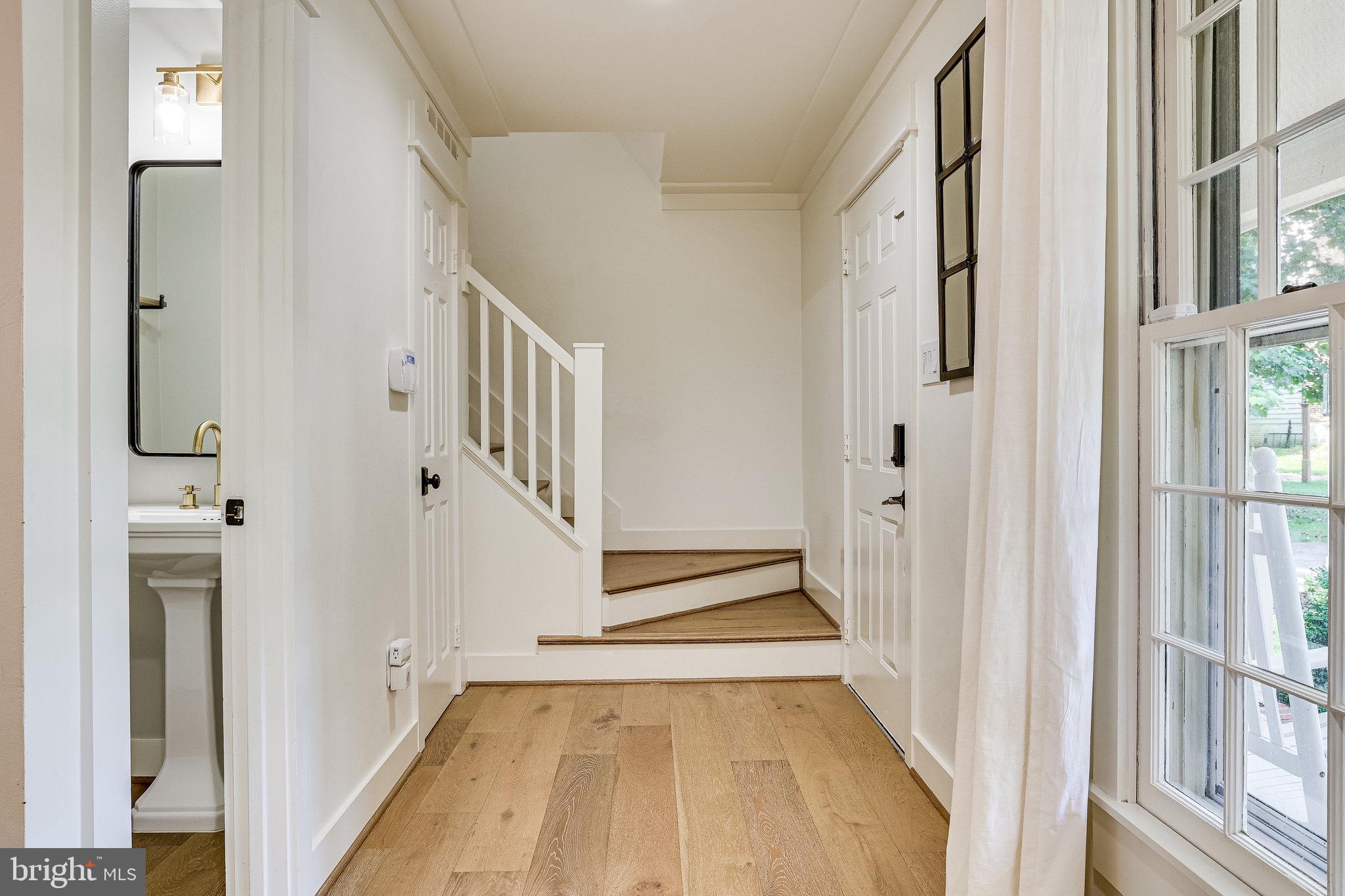 11696 Stockbridge Lane Reston, VA 20194 - Photo 7 of 76 stairs to upper level