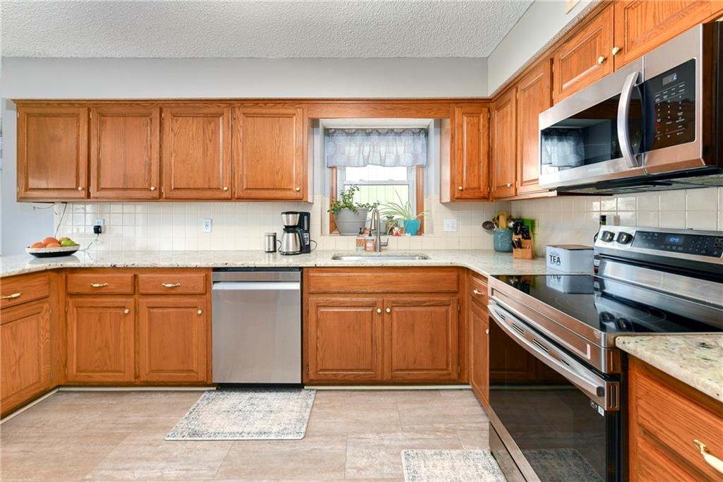 1204 Northeast Hunter's Road Blue Springs, MO 64014 - Photo 16 of 42