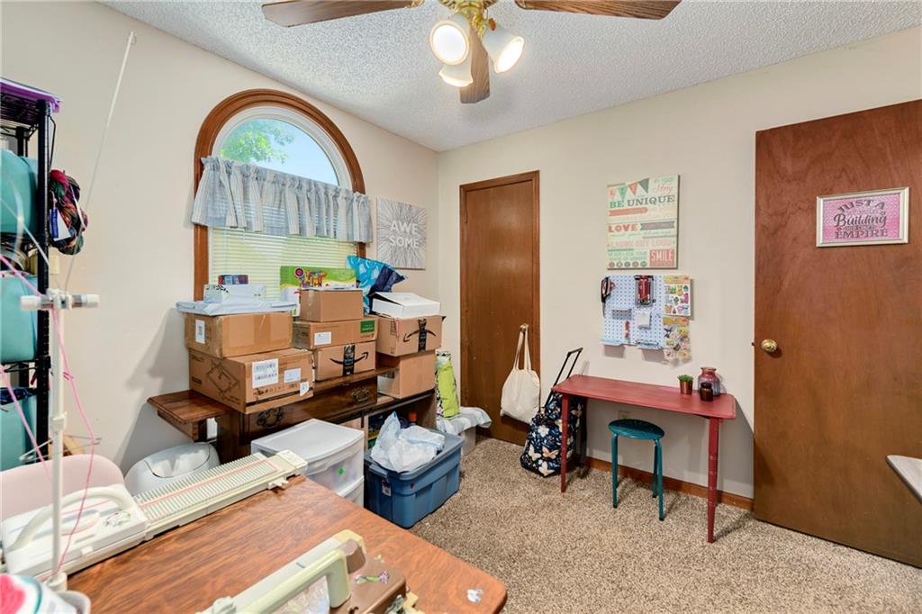 1204 Northeast Hunter's Road Blue Springs, MO 64014 - Photo 23 of 42