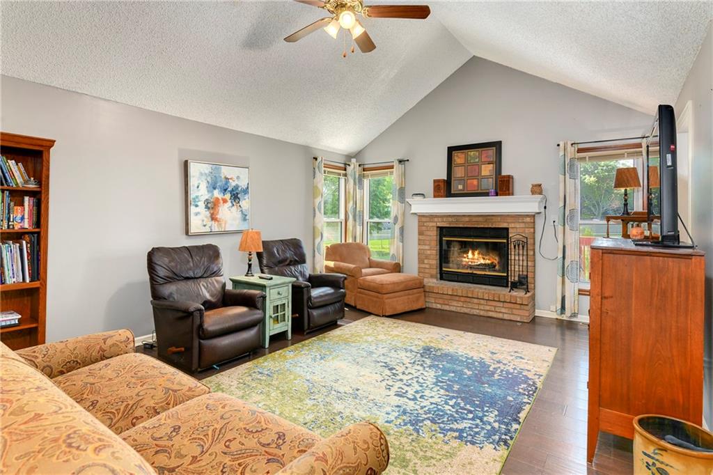 1204 Northeast Hunter's Road Blue Springs, MO 64014 - Photo 6 of 42