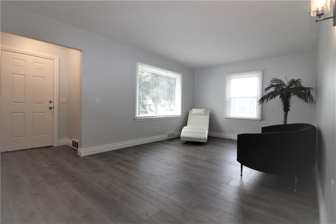 76 Elwood Drive Rochester, NY 14616 - Photo 4 of 30