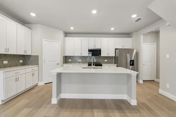 $439,421 | 2725 Kobuk Drive, Corinth, TX 76210