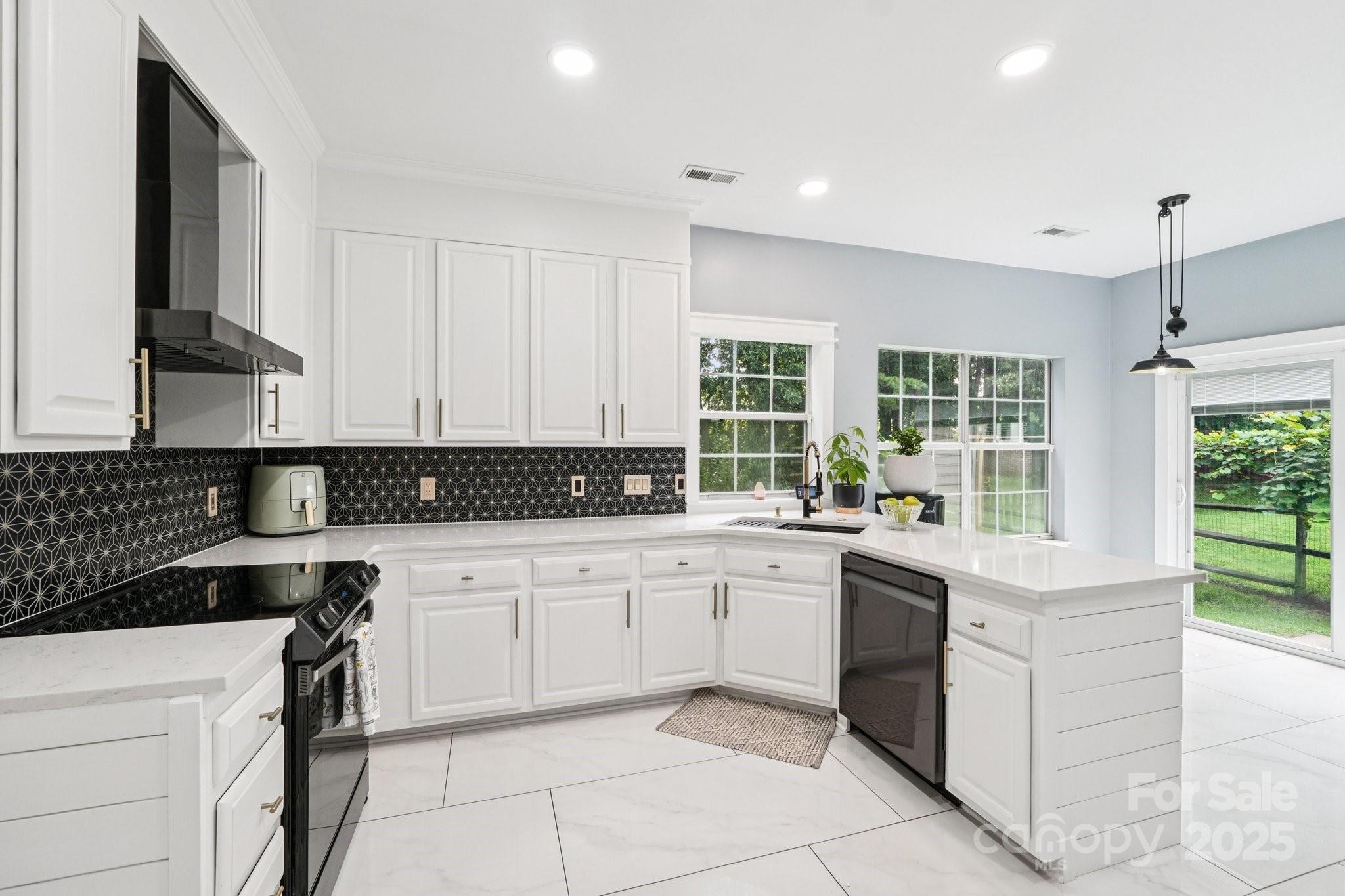 8618 Sam Dee Road Charlotte, NC 28215 - Photo 18 of 48 Gallery Image 18