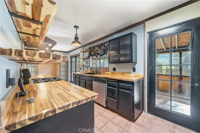 a view of an entryway