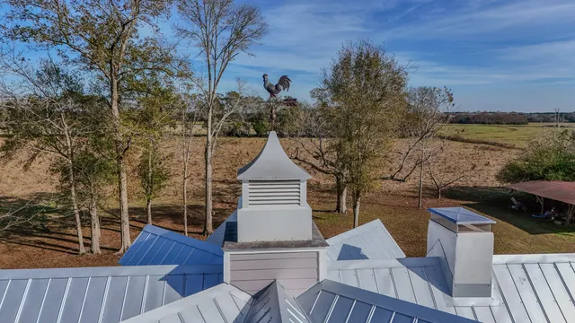 a view of an outdoor space
