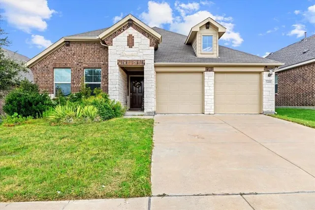 $2,450 | 2408 Buchanan Lane, Forney, TX 75126