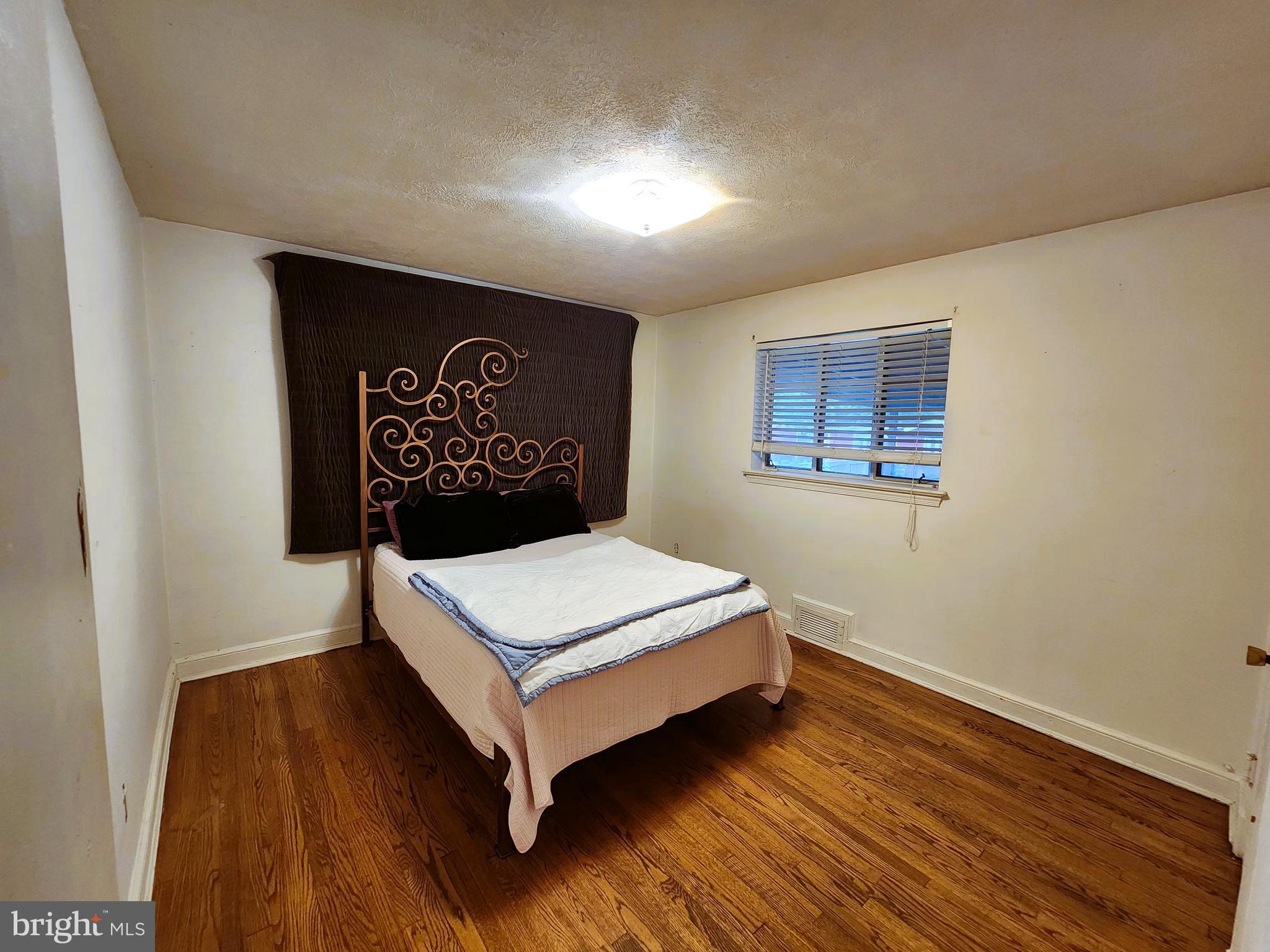 6029 Amherst Avenue Springfield, VA 22150 - Photo 7 of 12 Gallery Image 7