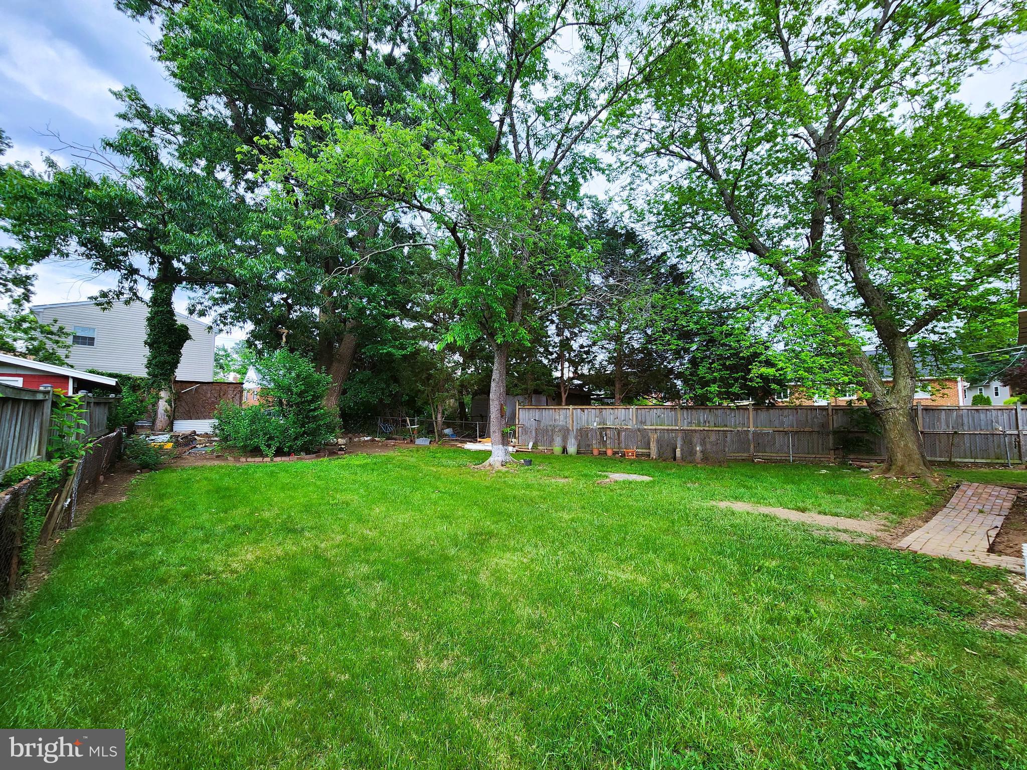 6029 Amherst Avenue Springfield, VA 22150 - Photo 9 of 12 Spacious flat backyard