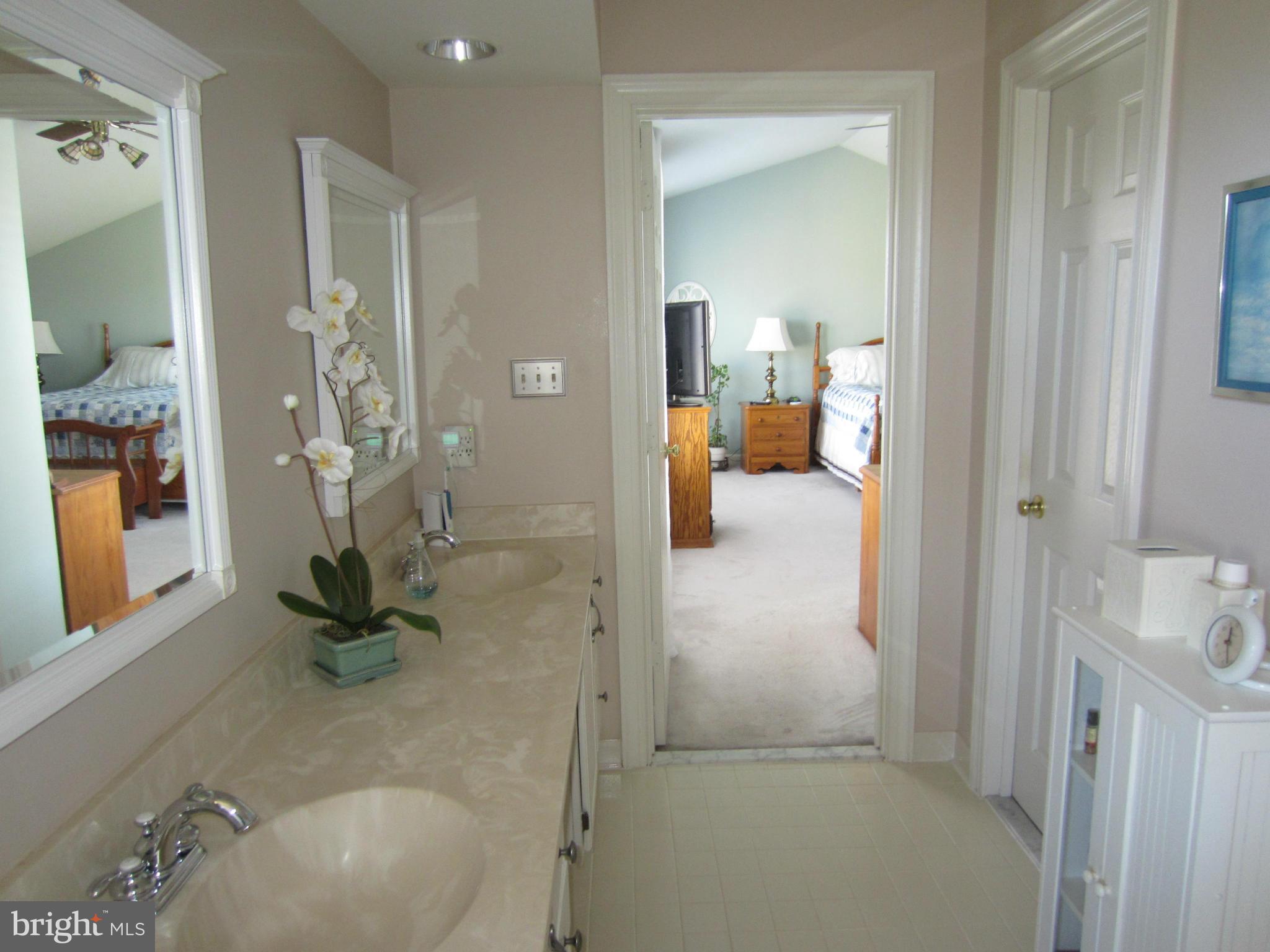 6 Rideout Court Gaithersburg, MD 20877 - Photo 25 of 30 Bath (Master)