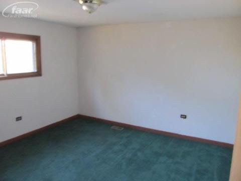 9424 Woodworth Road Ovid, MI 48866 - Photo 5 of 12 20166531-4.JPG
