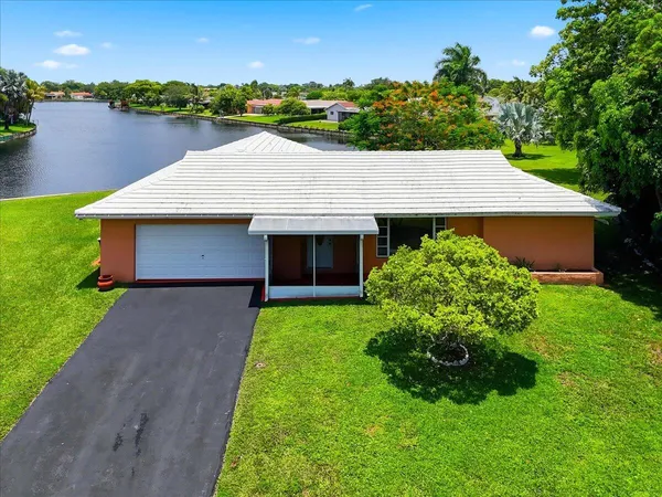 $419,995 | 9401 Northwest 70th Place, Tamarac, FL 33321
