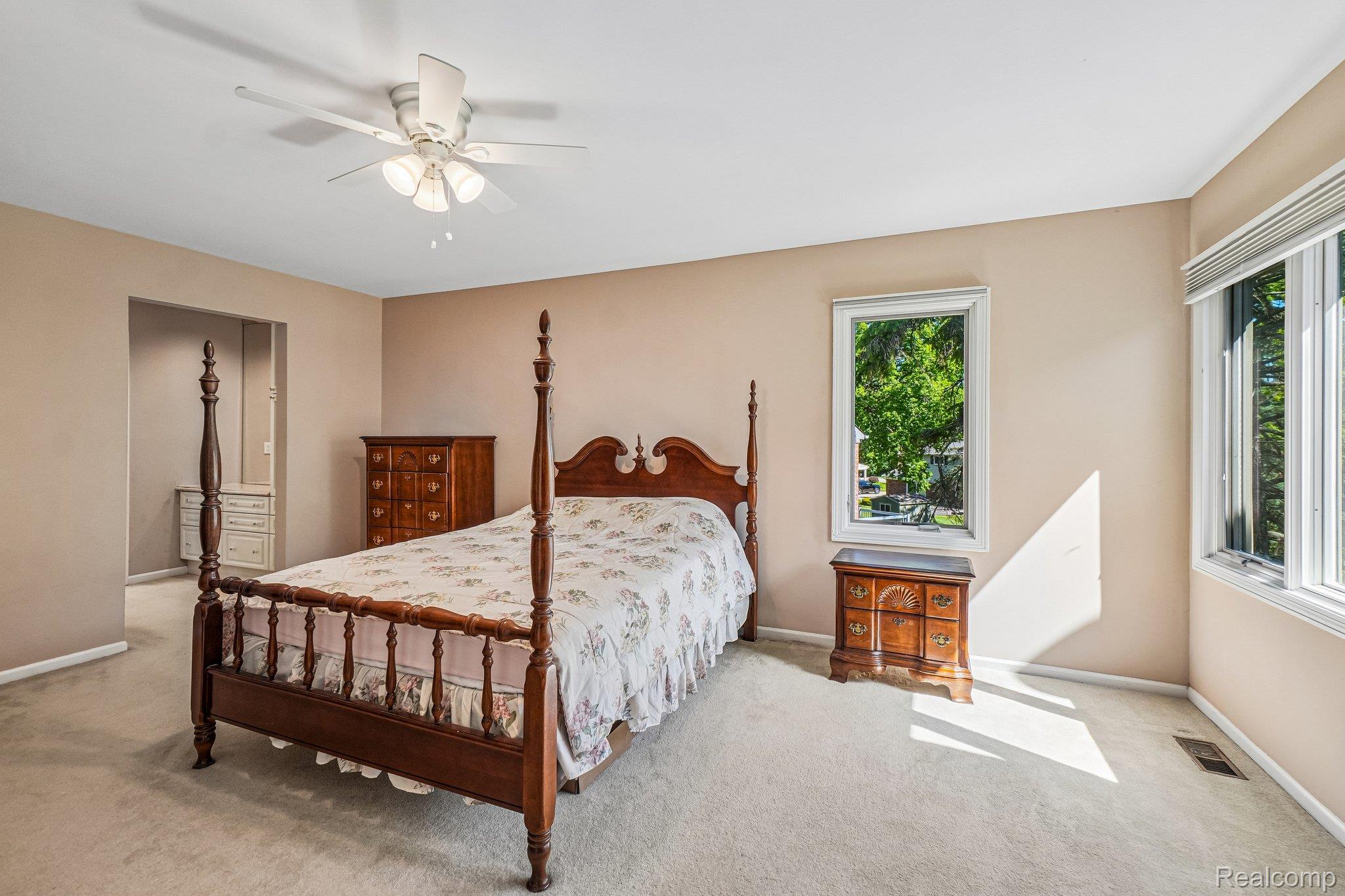 4523 Rivers Edge Drive Troy, MI 48098 - Photo 40 of 66 40-web-or-mls-Rivers Edge Dr-S0306-040.jpg