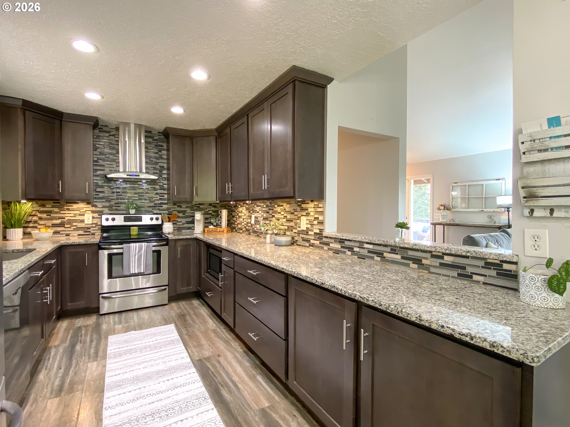 28960 Southeast Stone Road Gresham, OR 97080 - Photo 5 of 40 Kitchen