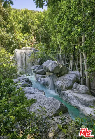 $4,995,000 | 1857 Benedict Canyon Drive, Beverly Hills, CA 90210