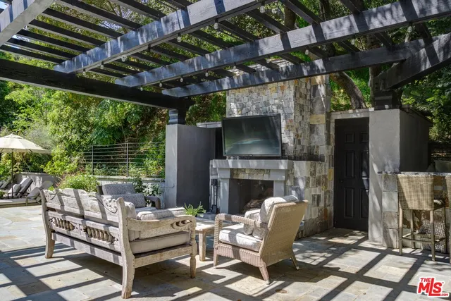 $4,995,000 | 1857 Benedict Canyon Drive, Beverly Hills, CA 90210