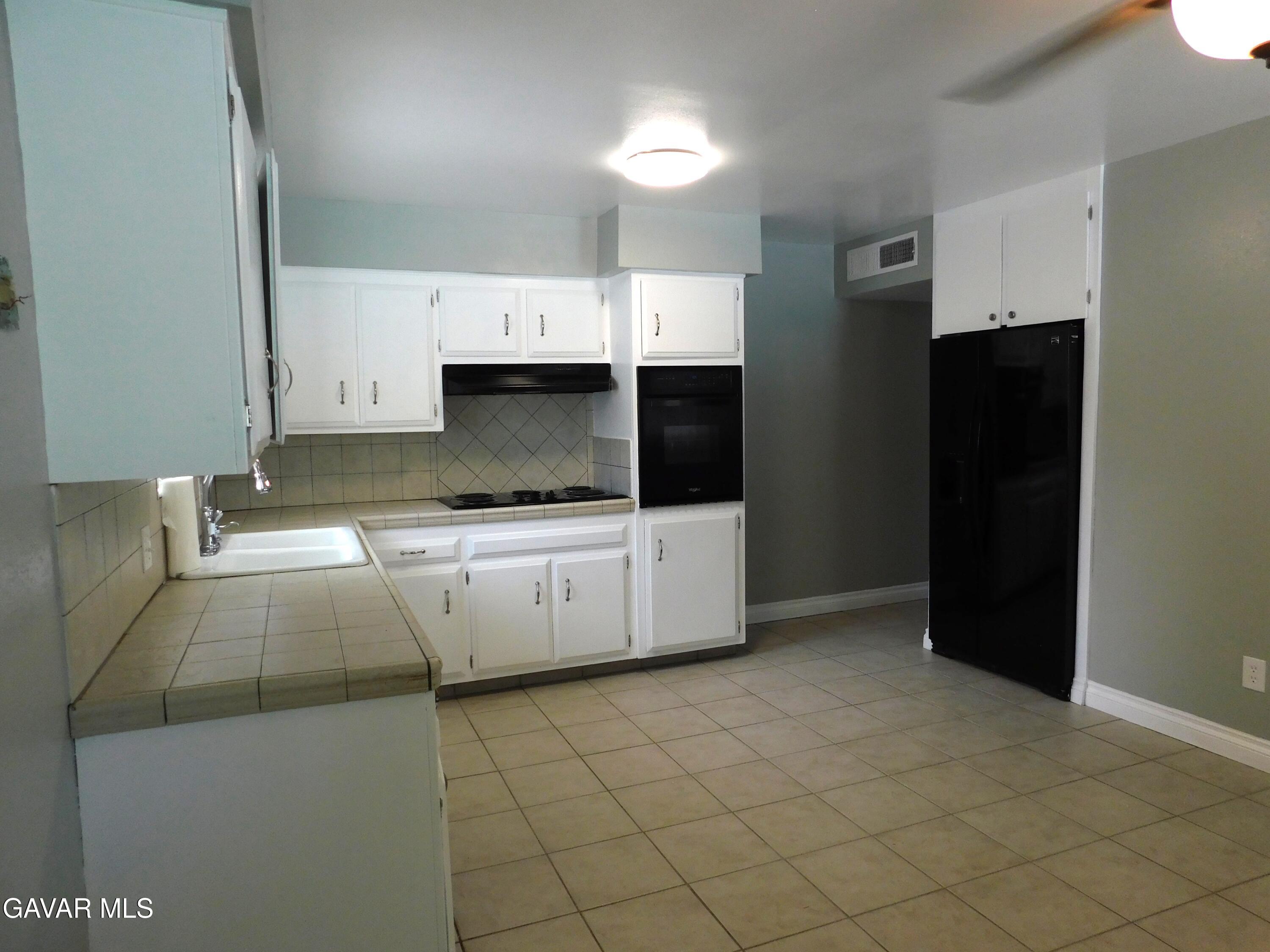 332 West Perdew Avenue Ridgecrest, CA 93555 - Photo 22 of 55 DSCN1194