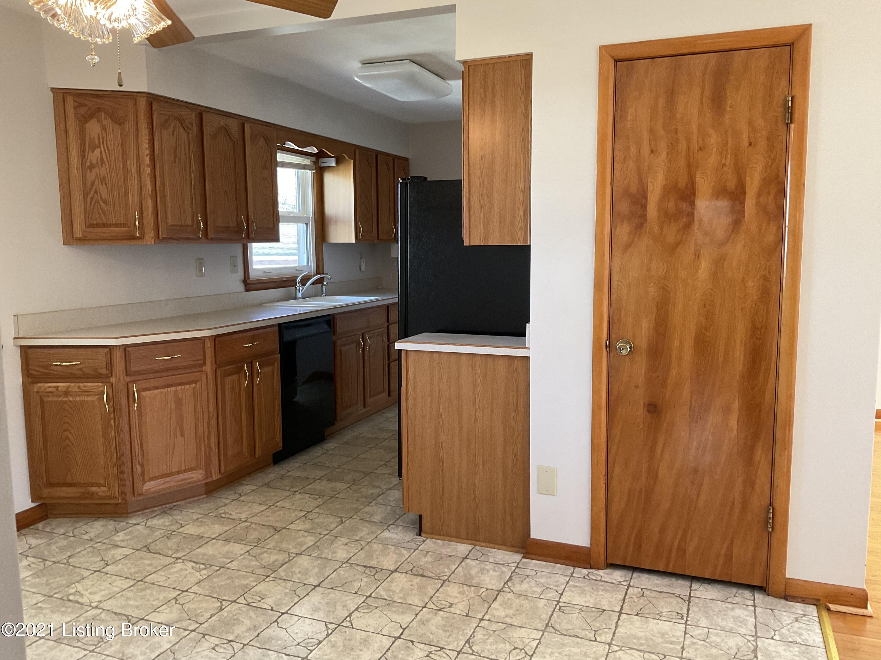 1107 Franelm Road Louisville, KY 40214 - Photo 12 of 43 Eat in Kitchen