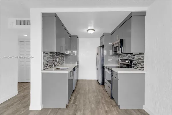 $2,200 | 10400 Southwest 108th Avenue, Unit A413, Miami, FL 33176