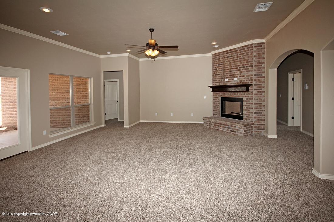 17800 Stone Creek Road Bushland, TX 79124 - Photo 8 of 29 Living Area