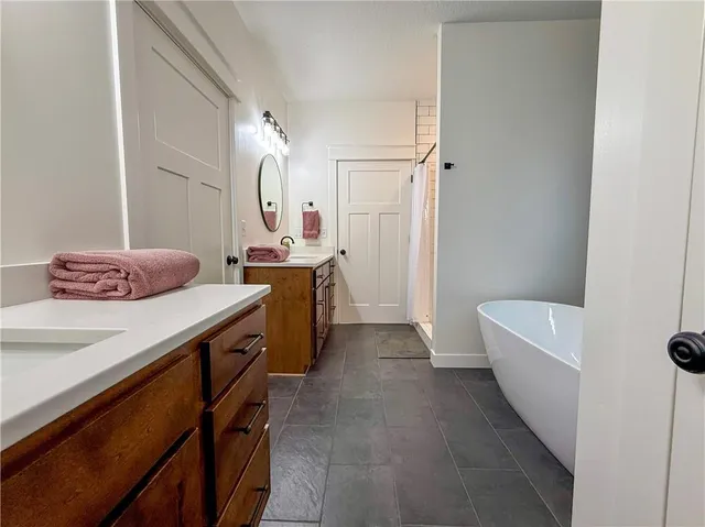 $695,000 | 21017 South Ratner Road, Overbrook, KS 66524