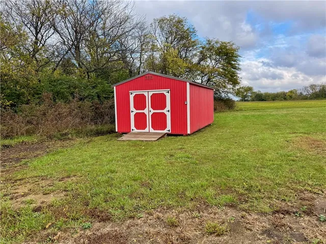 $695,000 | 21017 South Ratner Road, Overbrook, KS 66524