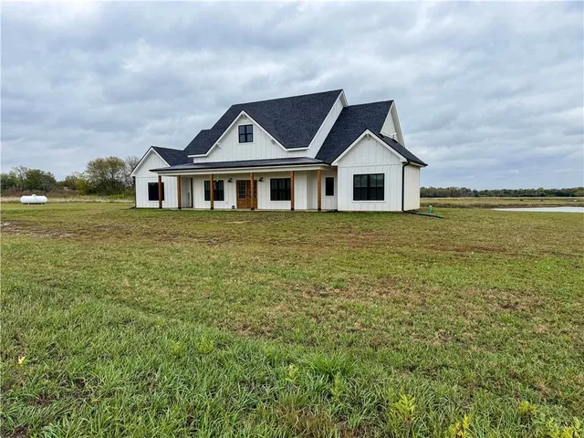 $695,000 | 21017 South Ratner Road, Overbrook, KS 66524