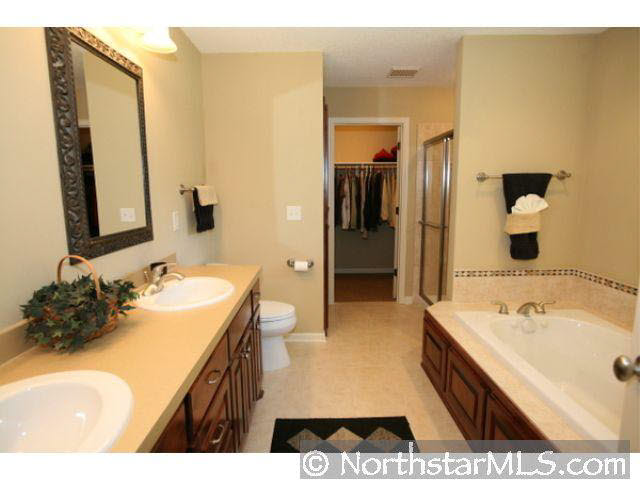 799 Gramsie Road Shoreview, MN 55126 - Photo 8 of 10