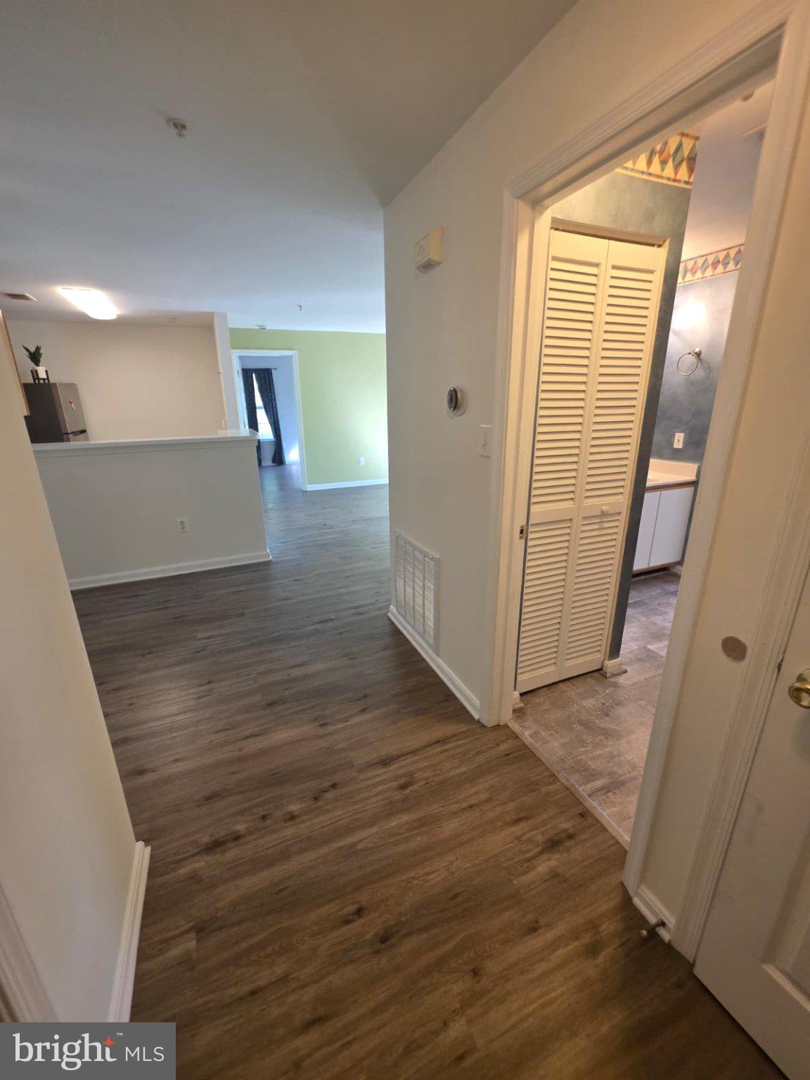 1055 Gardenview Loop, Unit 304 Woodbridge, VA 22191 - Photo 44 of 70 Spacious entryway with modern charm.
