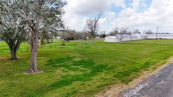 $30,000 | 0 4th, Louise, TX 77455