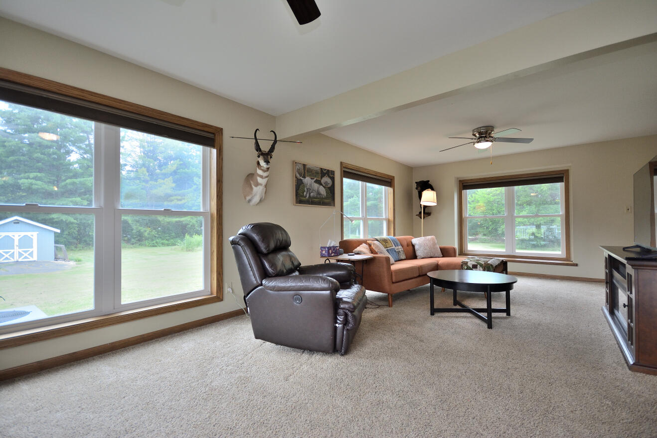 S108W37645 Draper Road Eagle, WI 53119 - Photo 6 of 36 Living Room