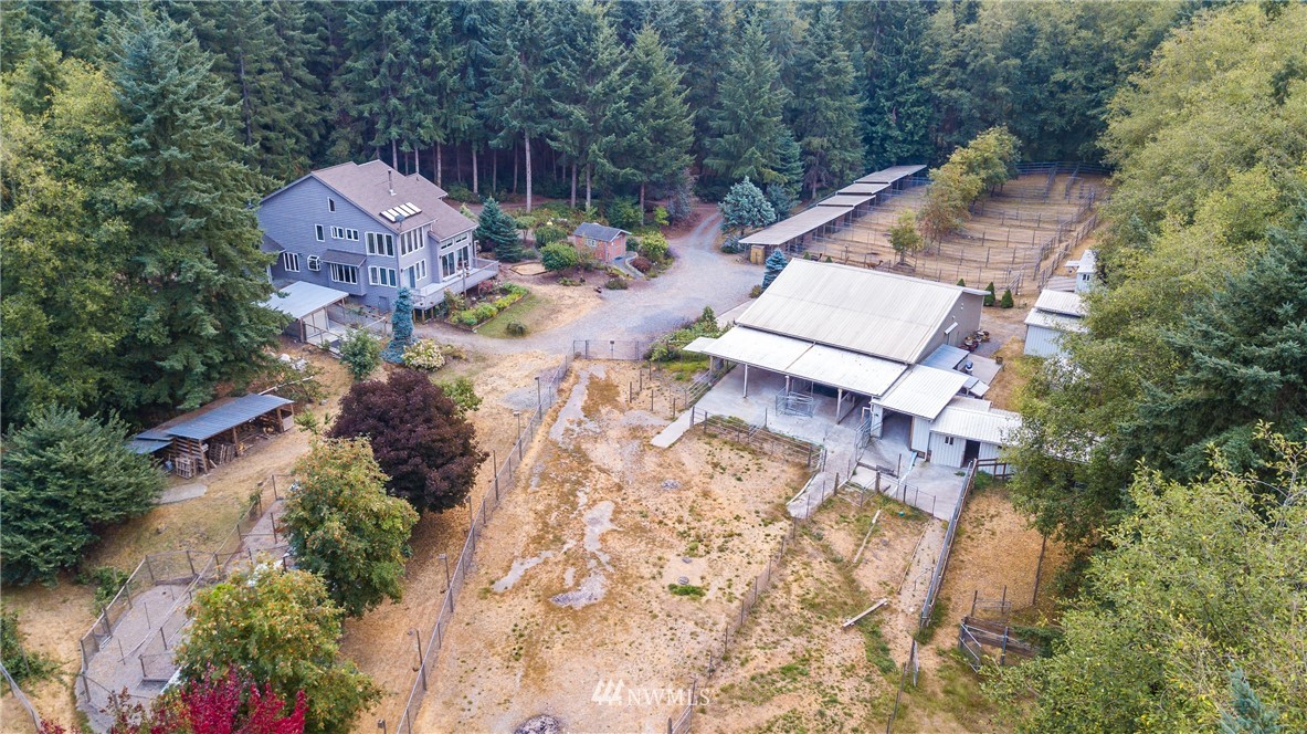 4081 Springwater Lane Clinton, WA 98236 - Photo 2 of 25 Gallery Image 2
