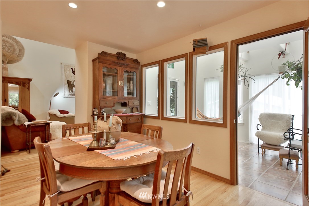 4081 Springwater Lane Clinton, WA 98236 - Photo 11 of 25 Gallery Image 11