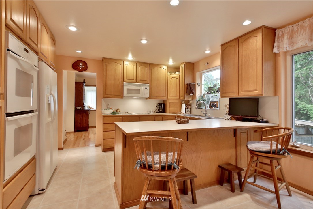 4081 Springwater Lane Clinton, WA 98236 - Photo 13 of 25 Gallery Image 13