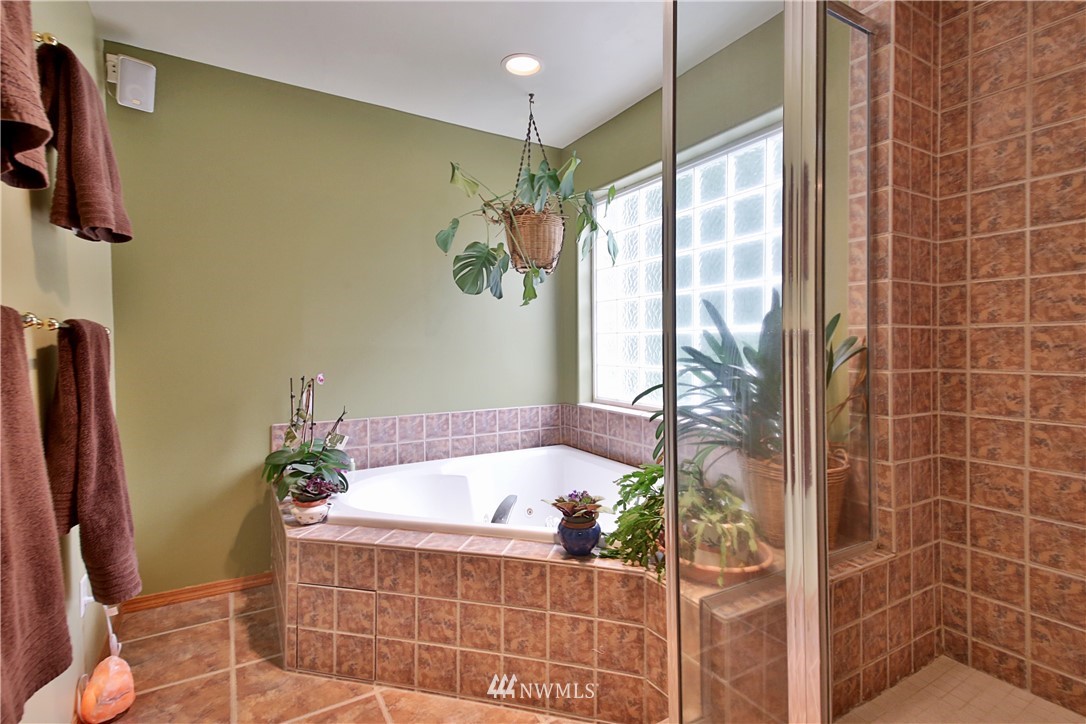 4081 Springwater Lane Clinton, WA 98236 - Photo 18 of 25 Gallery Image 18