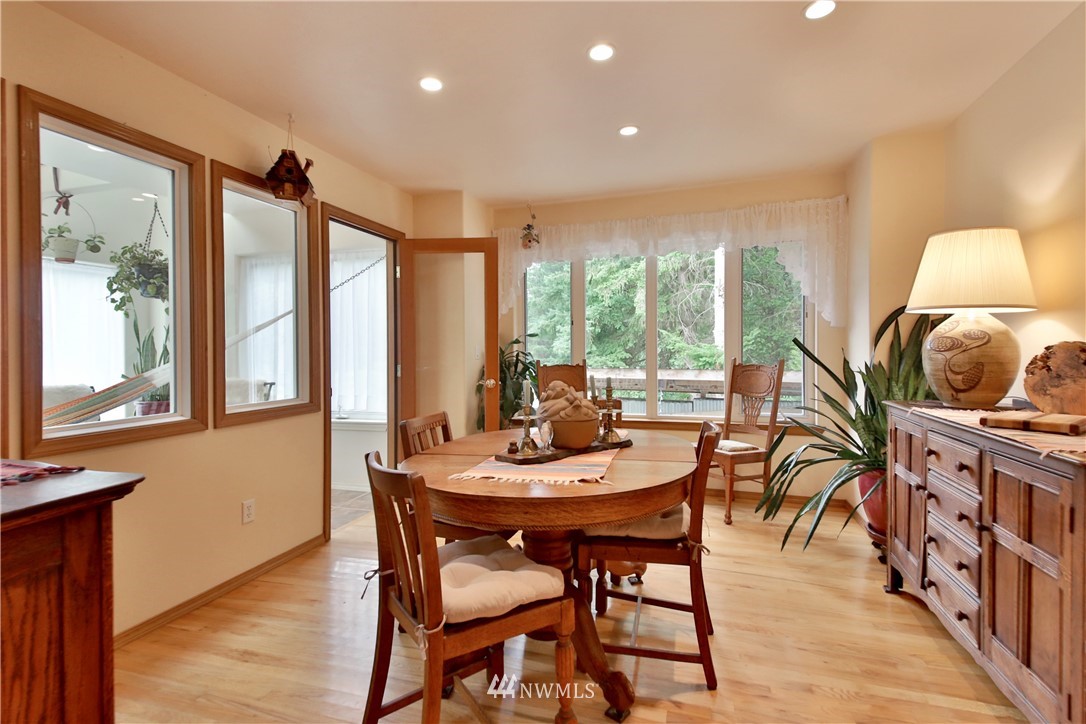 4081 Springwater Lane Clinton, WA 98236 - Photo 10 of 25 Gallery Image 10