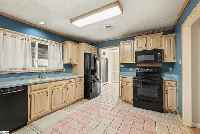 $267,000 | 113 Grant Drive, Laurens, SC 29360