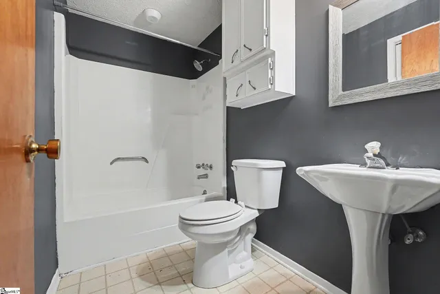 $267,000 | 113 Grant Drive, Laurens, SC 29360