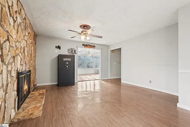 $267,000 | 113 Grant Drive, Laurens, SC 29360