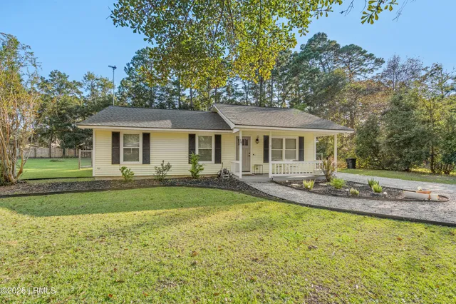 $310,000 | 18 Hewlett Road, Beaufort, SC 29907