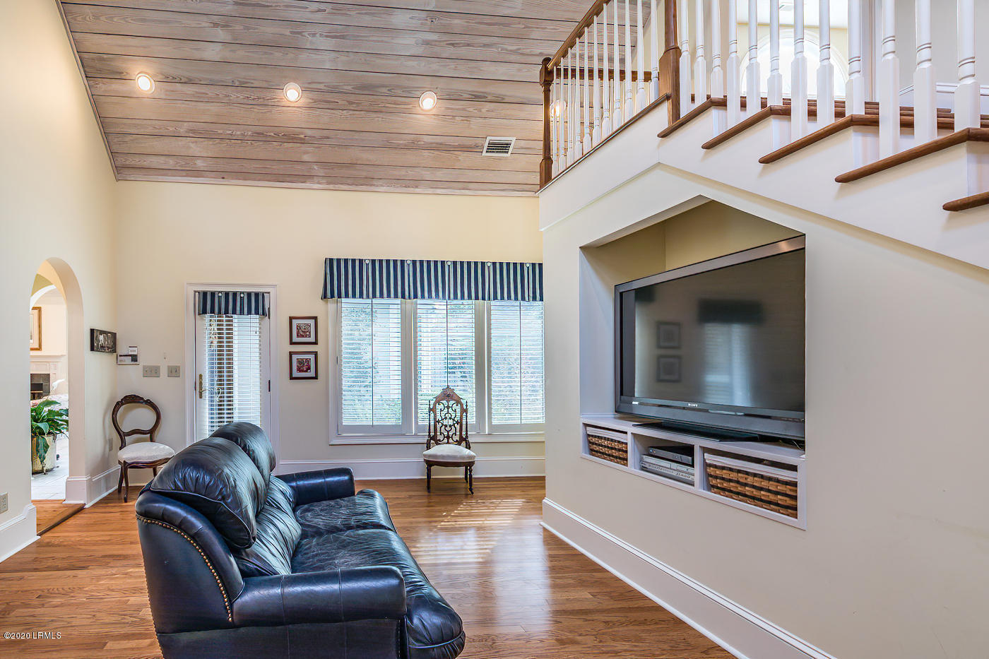 719 North Reeve Road St. Helena Island, SC 29920 - Photo 28 of 35 34 Family room