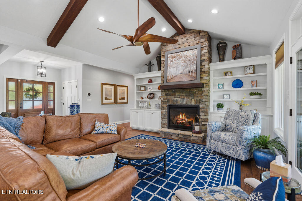 191 Thunder Ridge Drive Vonore, TN 37885 - Photo 25 of 60 Living Room