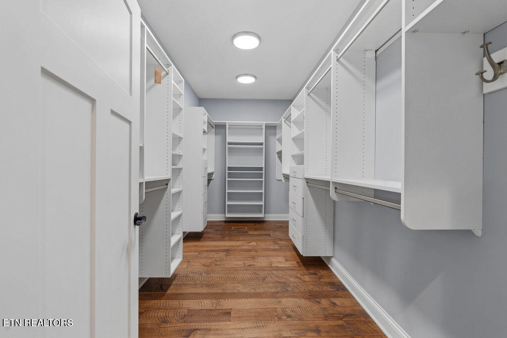 191 Thunder Ridge Drive Vonore, TN 37885 - Photo 33 of 60 Large Hers Walk In Closet