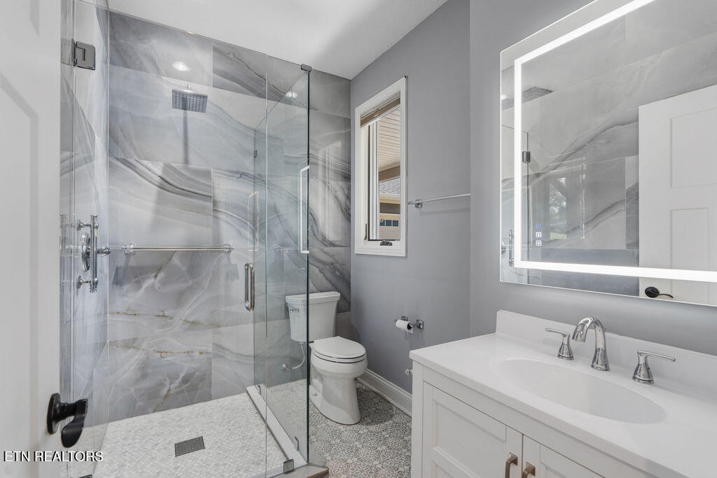 191 Thunder Ridge Drive Vonore, TN 37885 - Photo 39 of 60 Bathroom 2 Main Level
