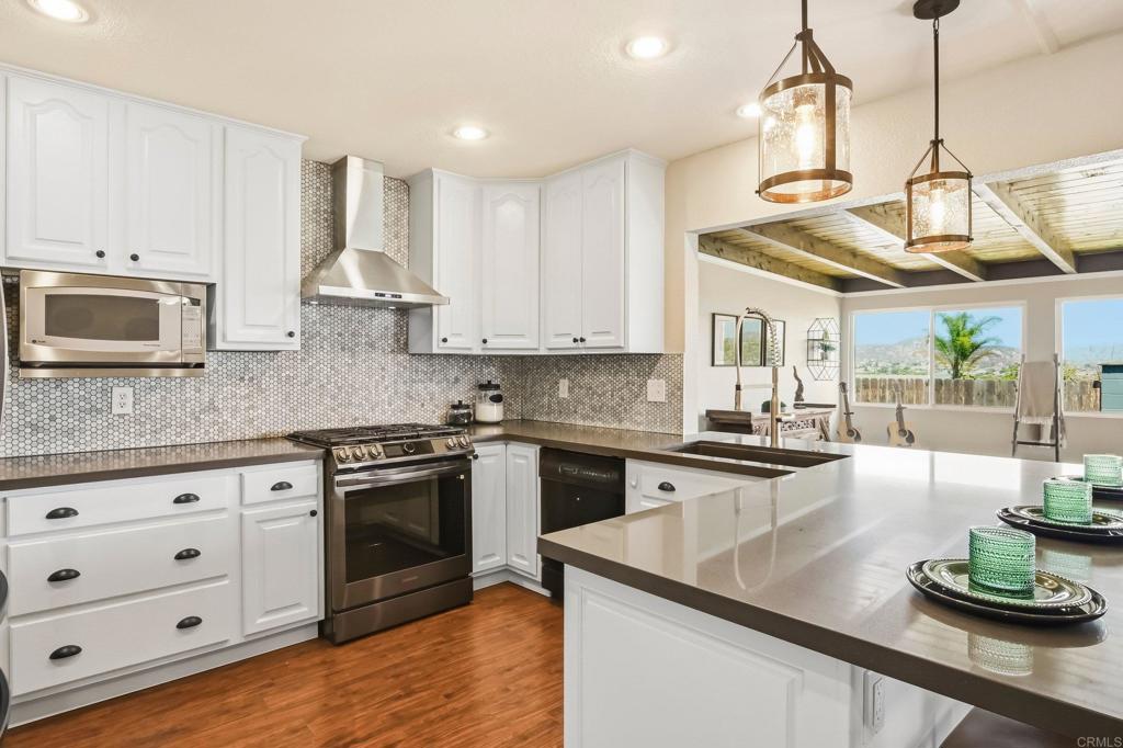 10029 Via Leslie Santee, CA 92071 - Photo 11 of 38