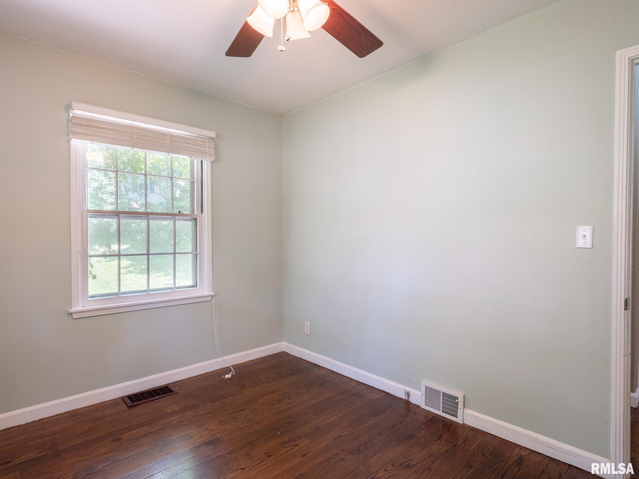 319 West Stonegate Road Peoria, IL 61614 - Photo 32 of 52 Gallery Image 32