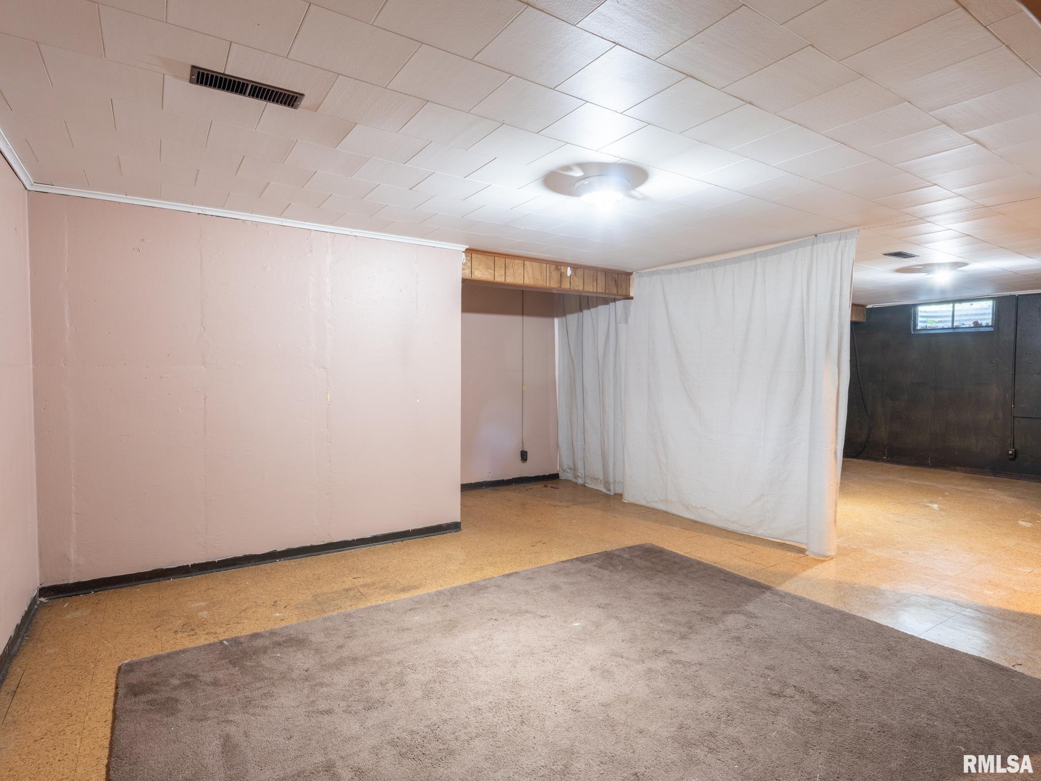 319 West Stonegate Road Peoria, IL 61614 - Photo 45 of 52 Gallery Image 45