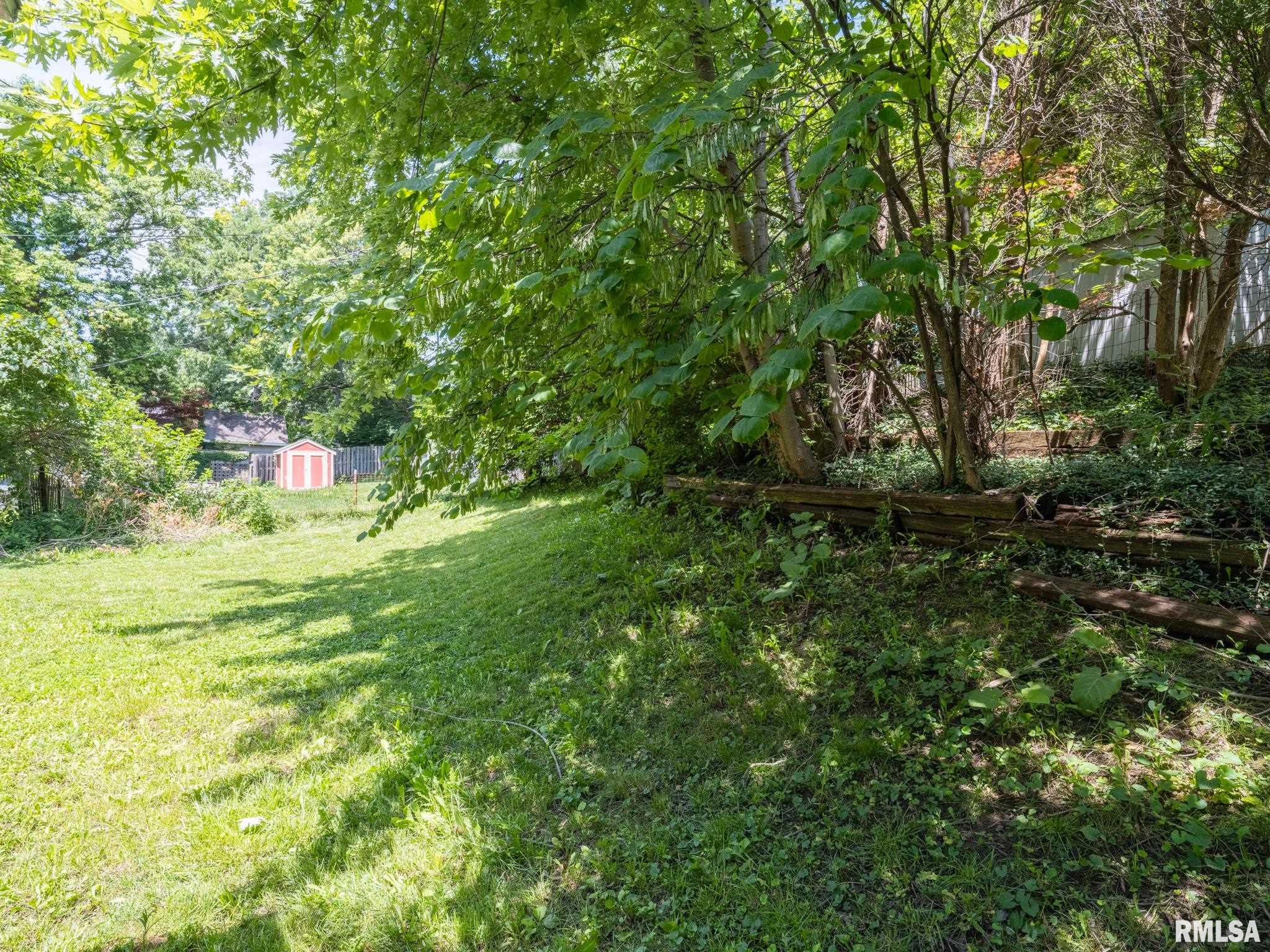 319 West Stonegate Road Peoria, IL 61614 - Photo 49 of 52 Gallery Image 49